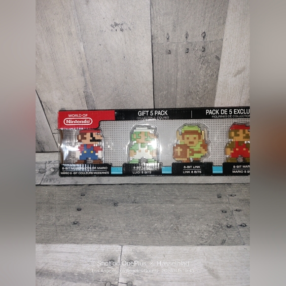 COPY - Super Mario 8 bit collectible figures - Picture 3 of 5